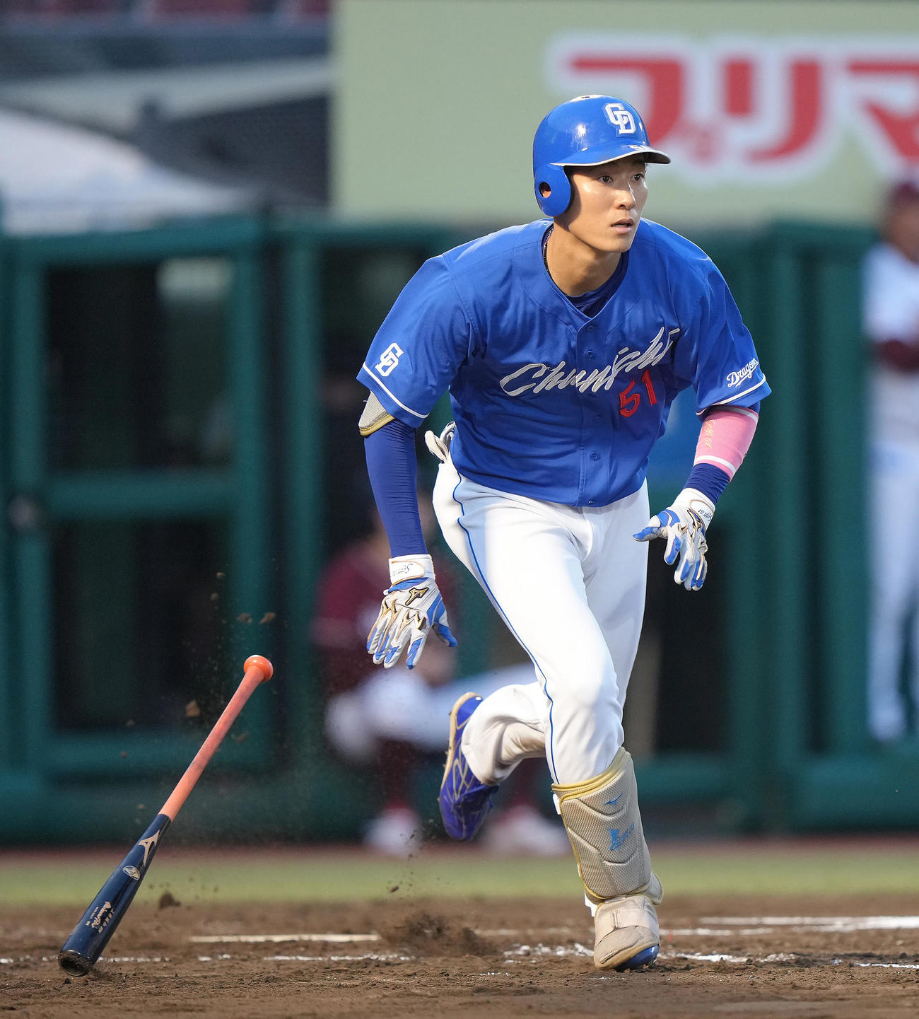 楽天対中日　3回表中日無死、上林は右越え本塁打を放つ（撮影・足立雅史）