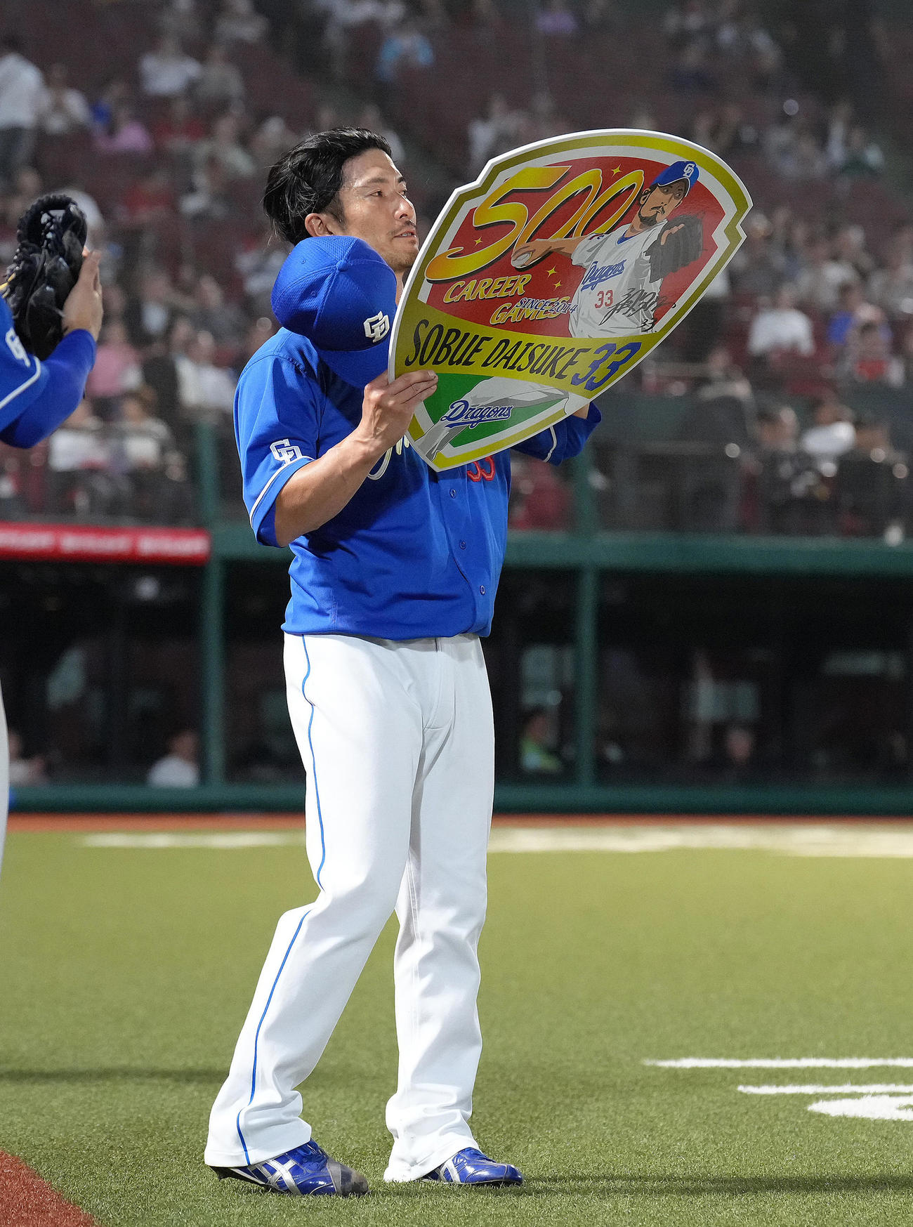 楽天対中日　通算500試合出場を果たした中日祖父江（撮影・足立雅史）
