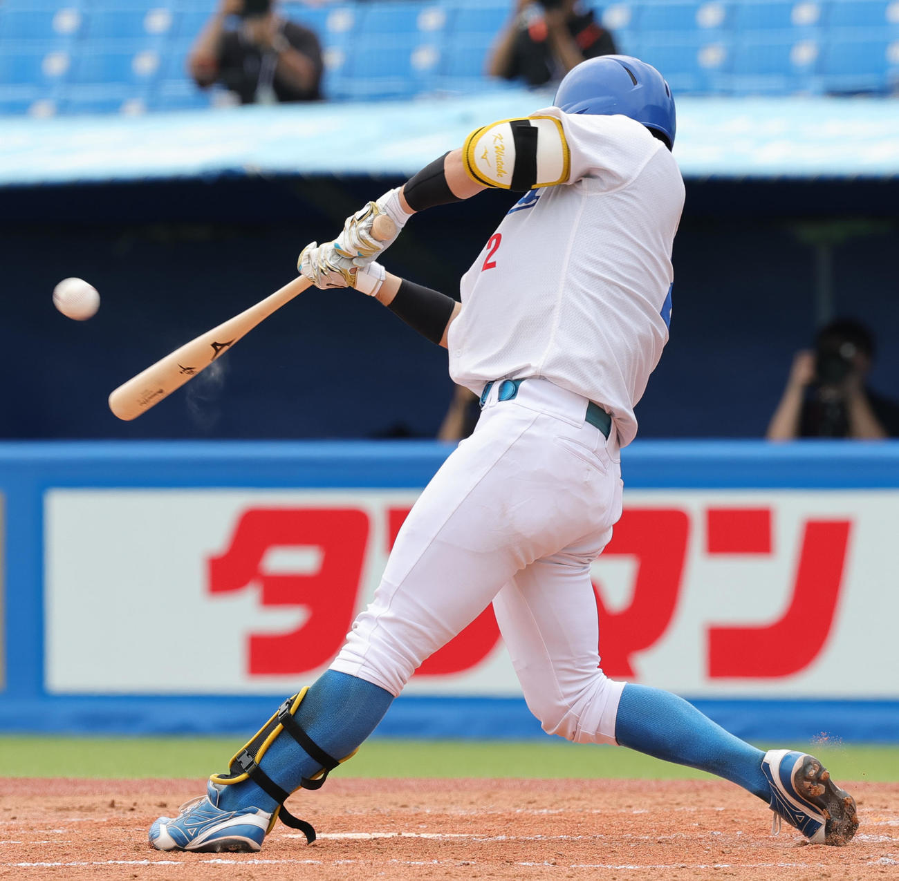 青学大対奈良学園大　3回表青学大1死一塁、左越え2点本塁打を放つ渡部（撮影・野上伸悟）