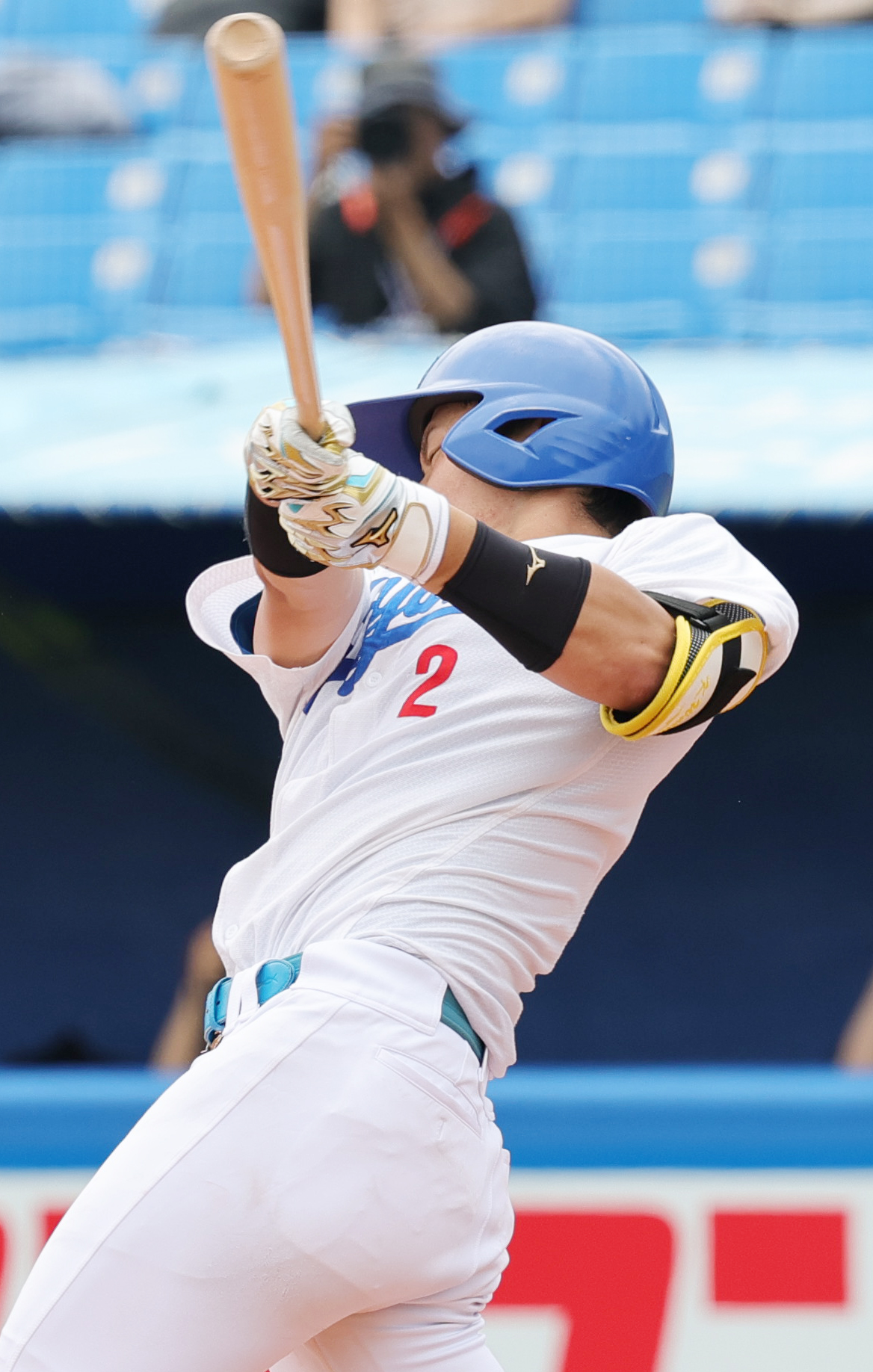青学大対奈良学園大　3回表青学大1死一塁、左越え2点本塁打を放つ渡部（撮影・野上伸悟）