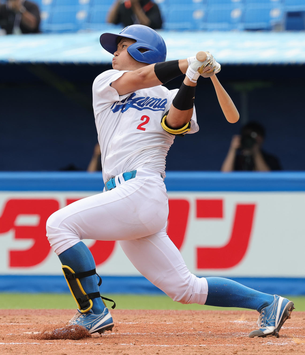 青学大対奈良学園大　3回表青学大1死一塁、左越え2点本塁打を放つ渡部（撮影・野上伸悟）