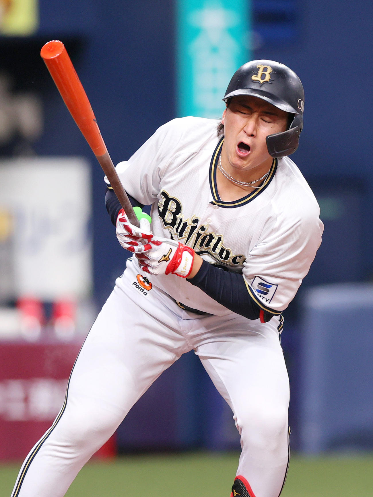オリックス対DeNA 1回裏オリックス1死、紅林は死球を受ける（撮影・上山淳一）