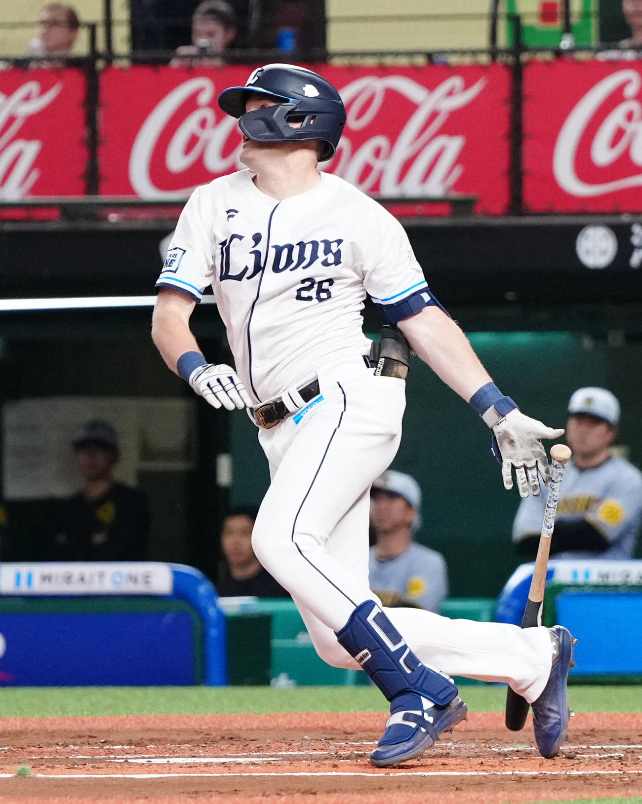 西武対阪神　1回裏西武2死二塁、適時打を放つネビン（撮影・江口和貴）