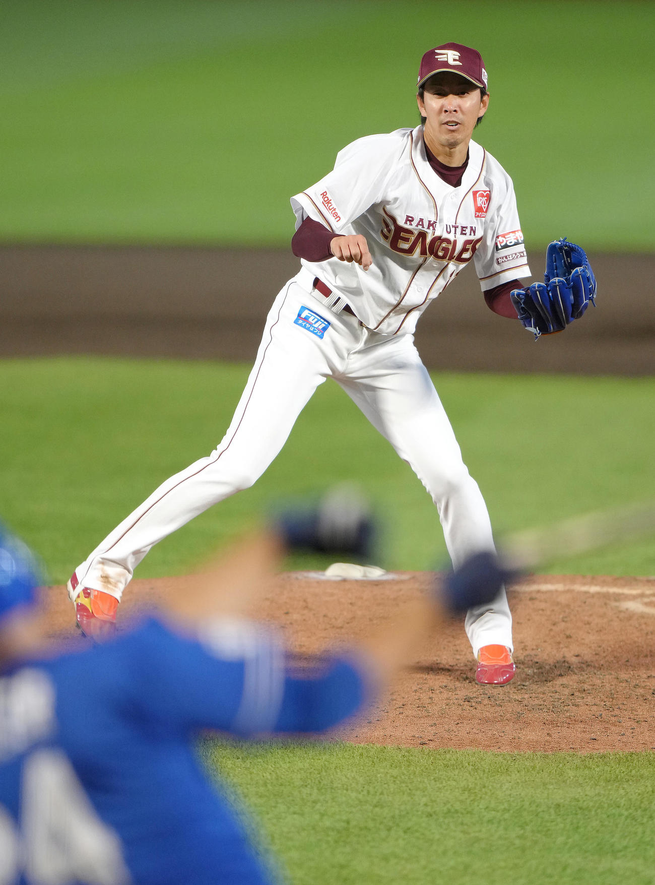 楽天対中日　楽天先発の岸（撮影・足立雅史）