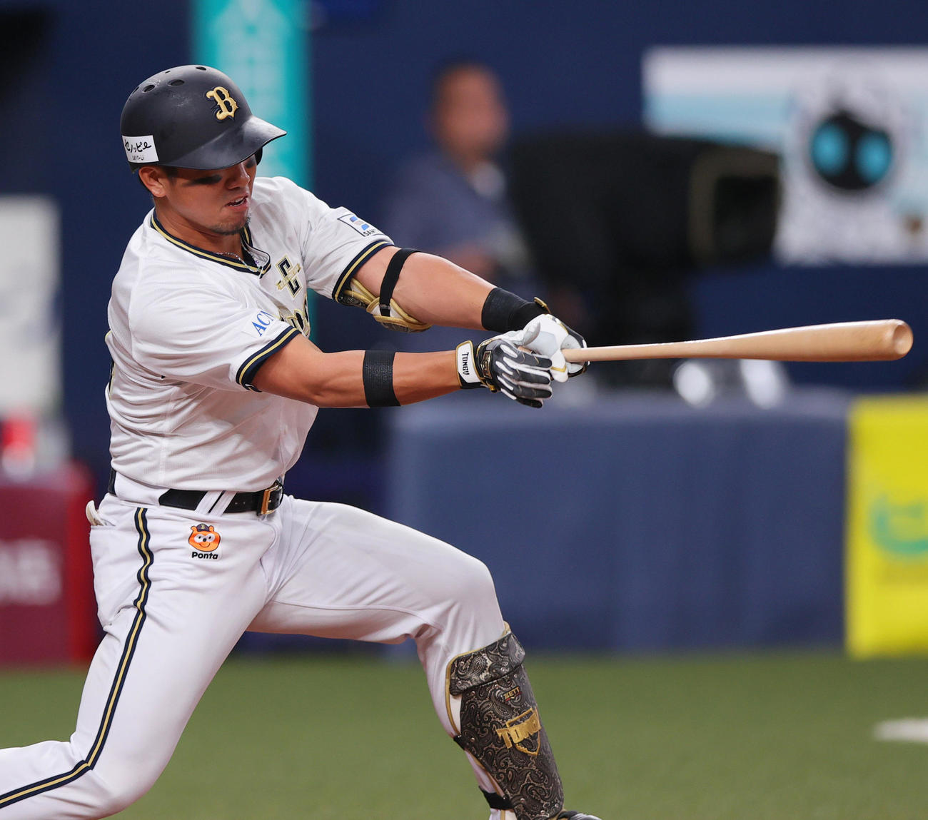 オリックス対DeNA 1回裏オリックス2死三塁、頓宮は左前適時打を放つ（撮影・上山淳一）