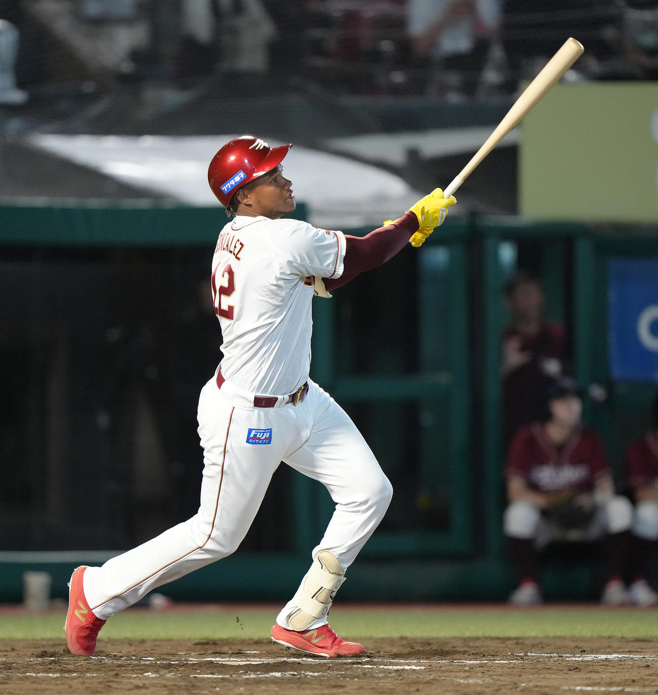 楽天対中日　8回裏楽天無死、ゴンザレスはNPB初本塁打を放つ（撮影・足立雅史）