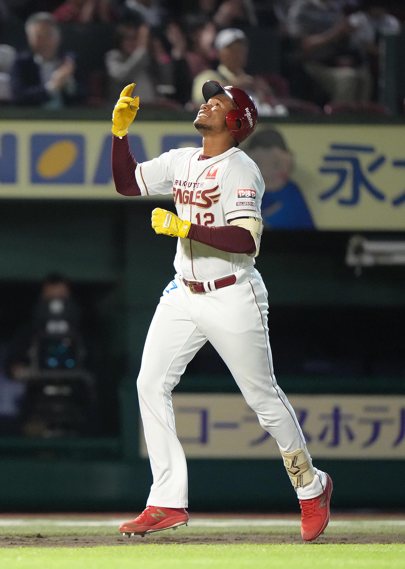 楽天対中日　8回裏楽天無死、ゴンザレスはNPB初本塁打を放つ（撮影・足立雅史）