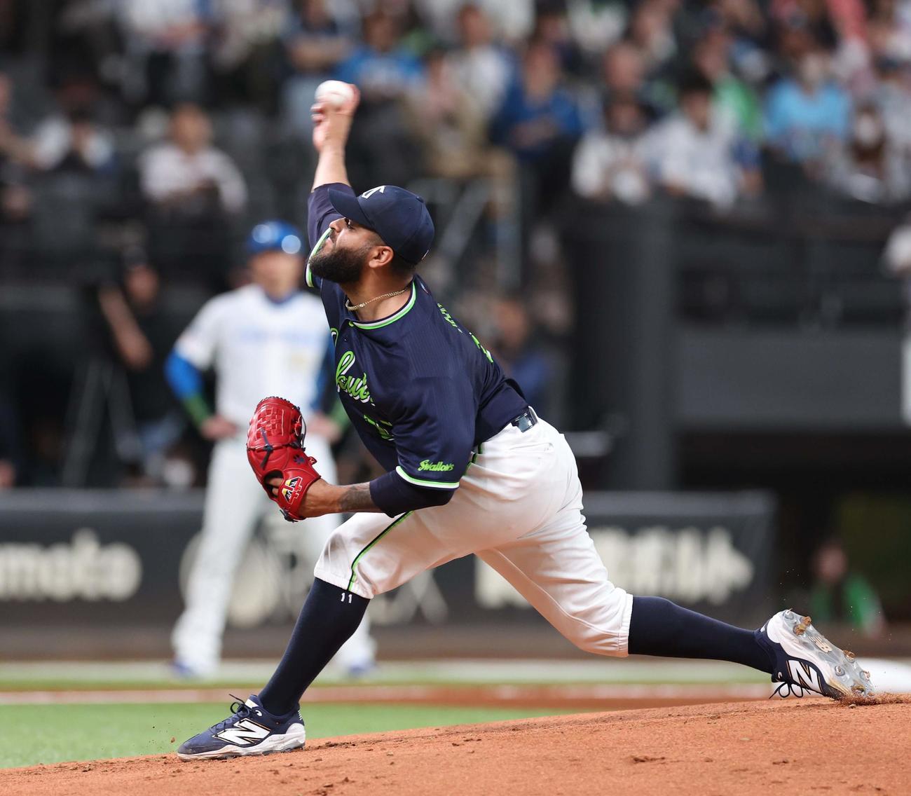 日本ハム対ヤクルト　ヤクルト先発のアビラ（撮影・黒川智章）