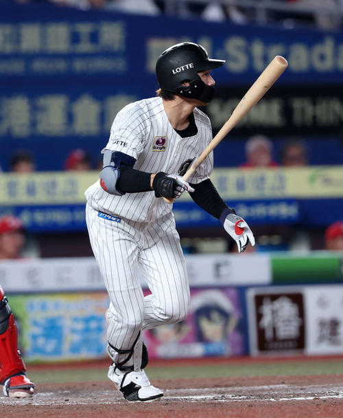 ロッテ】“イケメンヘッスラ”藤原恭大「反射的にかわした」これからも