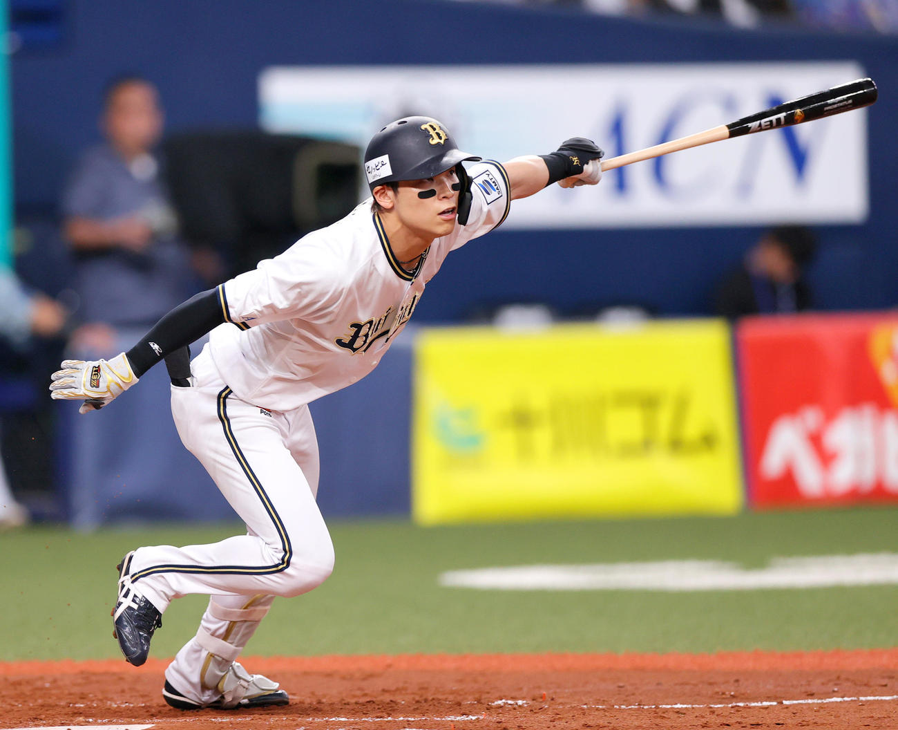 オリックス対DeNA 4回裏オリックス無死、二塁、中川は右前打を放つ（撮影・上山淳一）
