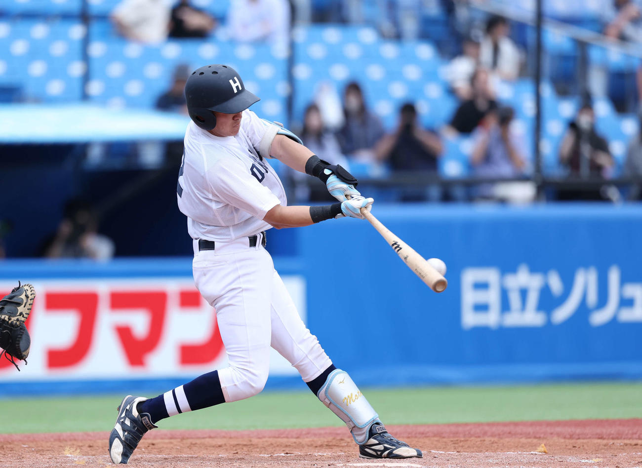 青学大対北海学園大　5回裏北海学園大1死、三ゴロに倒れる火ノ川（撮影・増田悦実）