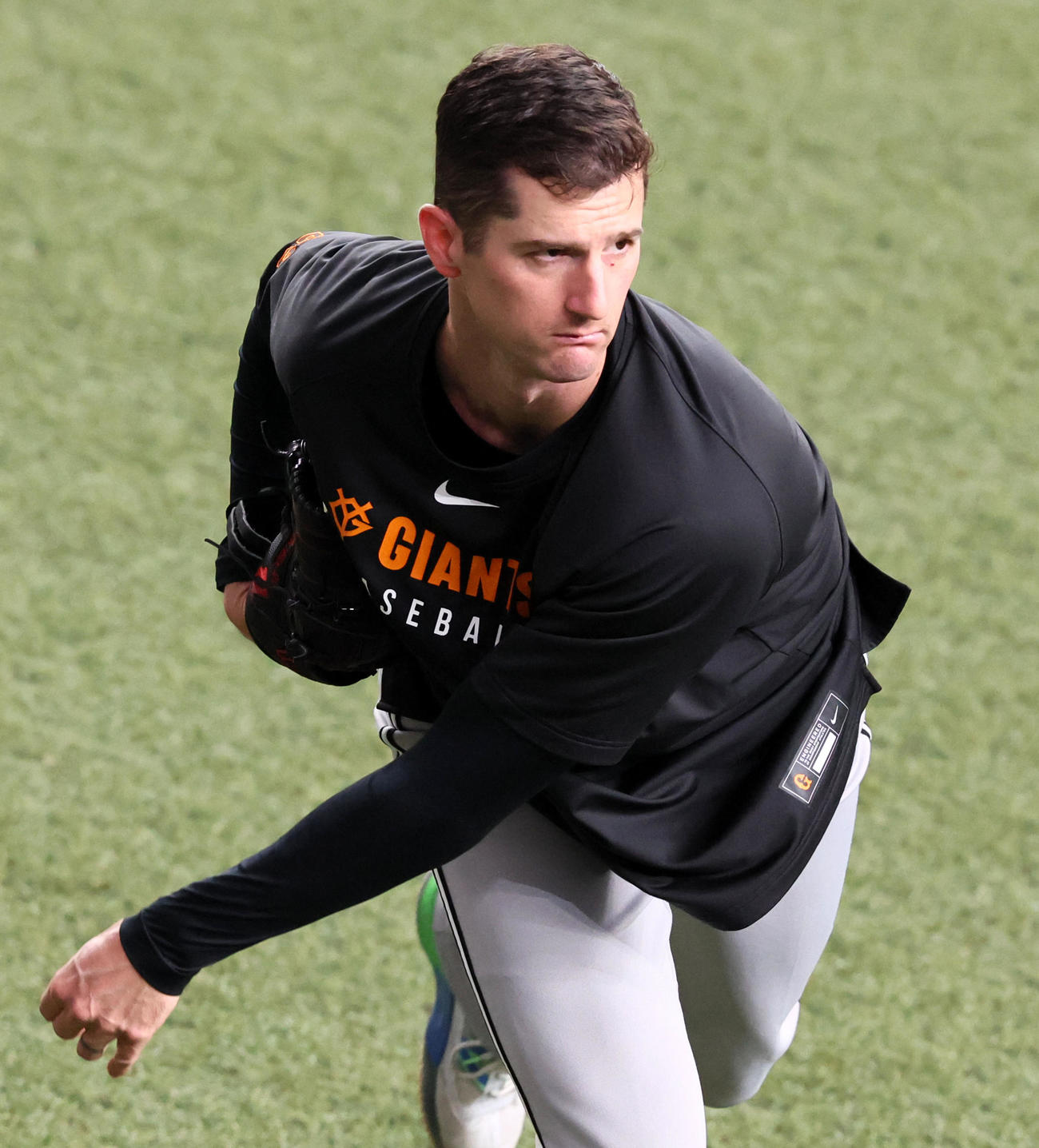 オリックス対巨人　キャッチボールするグリフィン（撮影・加藤哉）