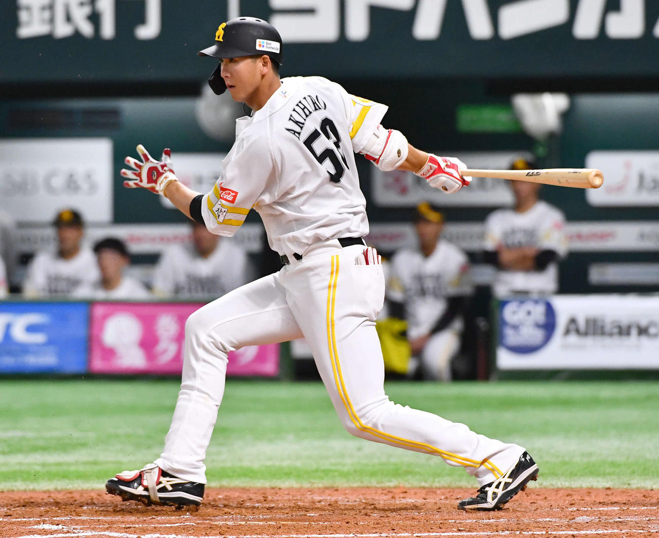 ソフトバンク対DeNA 4回裏ソフトバンク2死二、三塁、秋広は先制の左前2点適時打を放つ（撮影・岩下翔太）