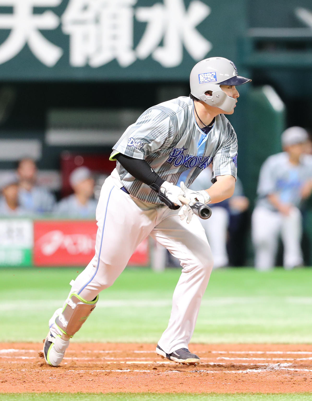 ソフトバンク対DeNA 4回表DeNA2死、佐野は中前安打を放つ（撮影・梅根麻紀）