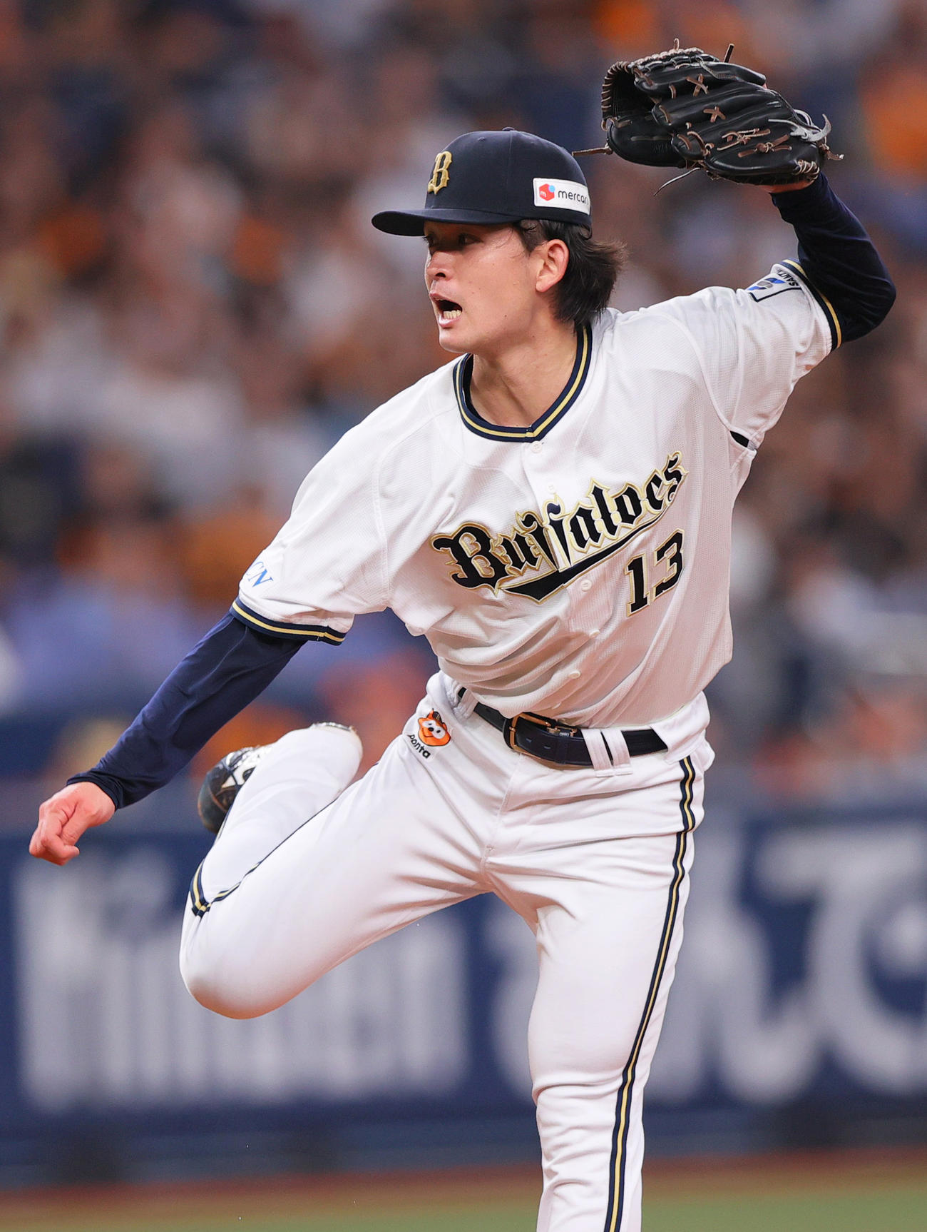 オリックス対巨人　3回表、力投するオリックス先発の寺西（撮影・上山淳一）