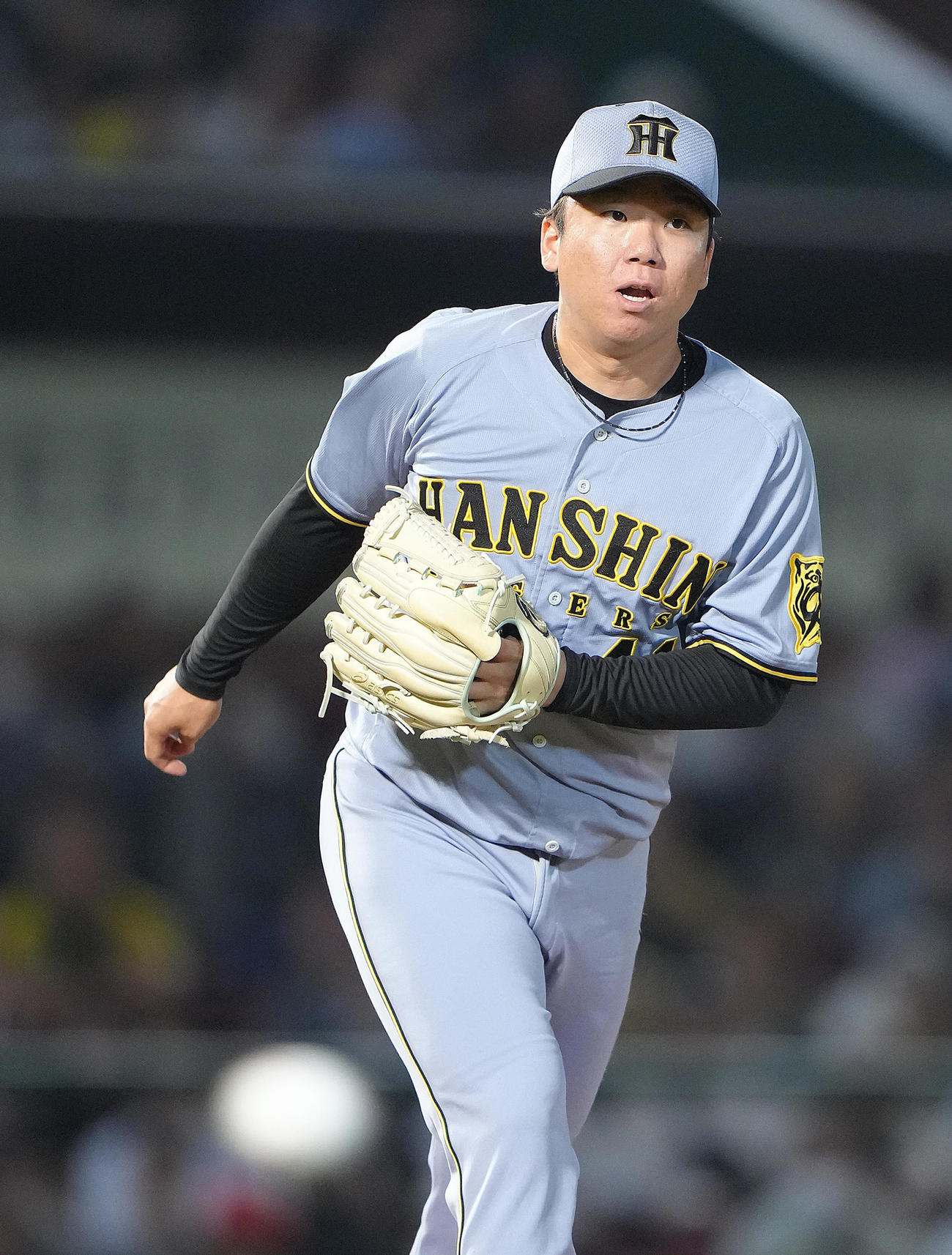 楽天対阪神　4回裏楽天2死二、三塁、武藤に2点適時三塁打を浴びた村上（撮影・足立雅史）
