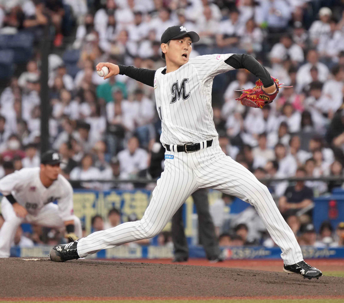 ロッテ対ヤクルト　ロッテ先発の石川柊（撮影・小沢裕）