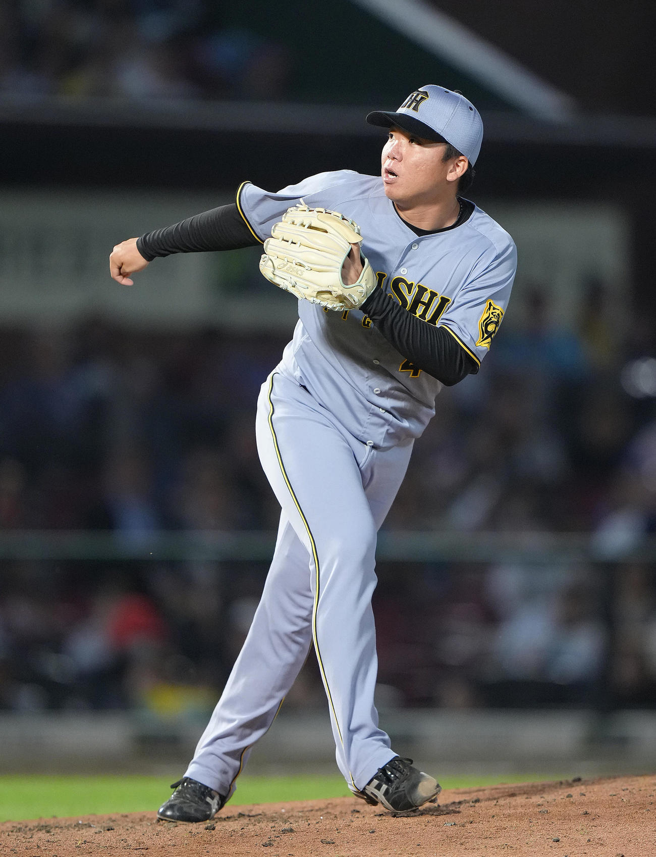 楽天対阪神　阪神先発の村上（撮影・足立雅史）