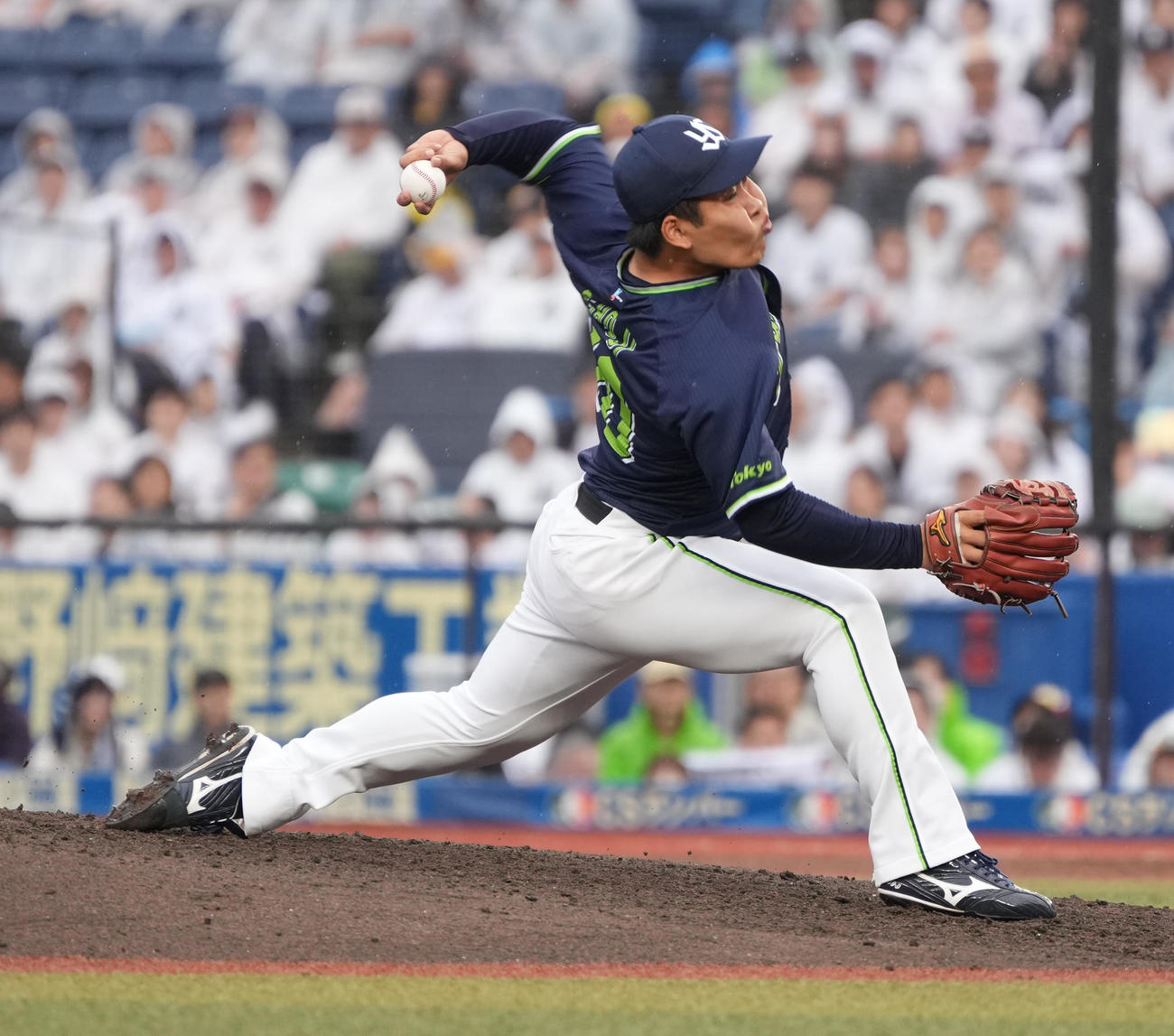 ロッテ対ヤクルト　ヤクルト3番手で登板した荘司（撮影・小沢裕）