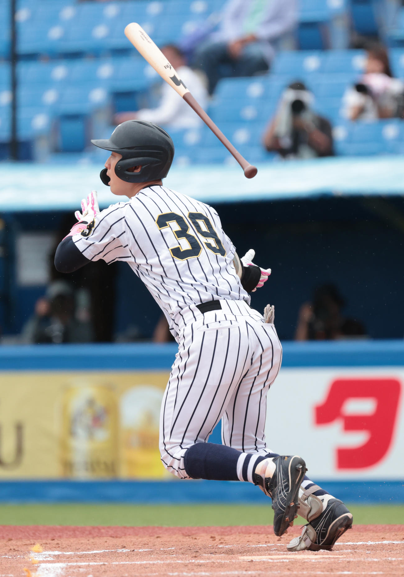 福井工大対東海大　1回裏東海大1死二、三塁、柳は右前に適時打を放つ（撮影・柴田隆二）