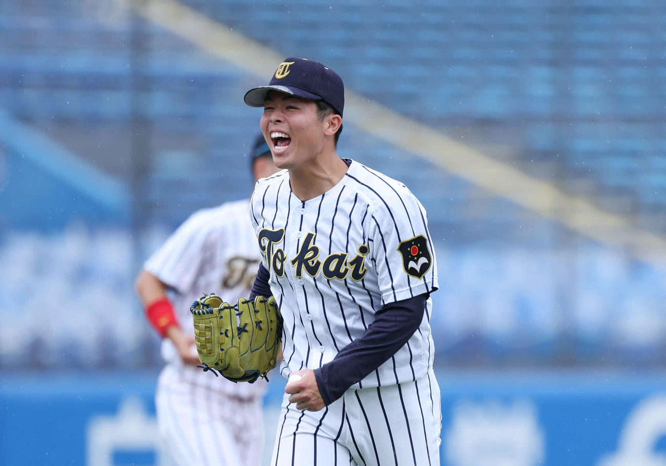 福井工業大対東海大　3回表福井工業大　ピンチをしのぎ雄たけびを上げる東海大・若山（撮影・増田悦実）