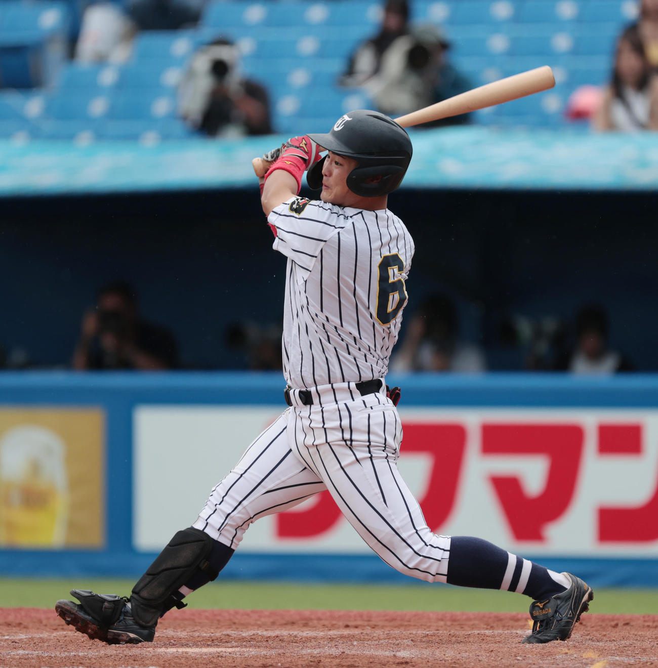 福井工大対東海大　8回裏東海大1死、笹田は左越え本塁打を放つ（撮影・柴田隆二）