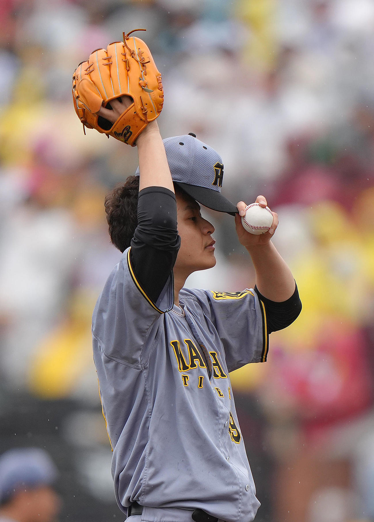 楽天対阪神　5回裏楽天2死一、二塁、村林に中前適時打を浴びた大竹（撮影・足立雅史）