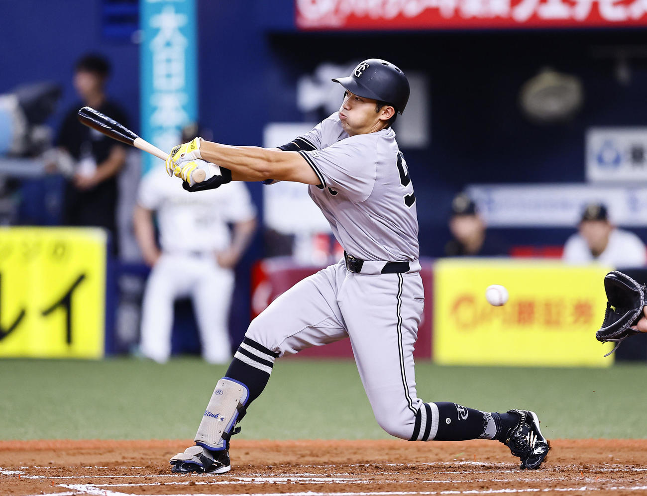 オリックス対巨人　3回表巨人無死一塁、三塚は三振に倒れる（撮影・藤尾明華）