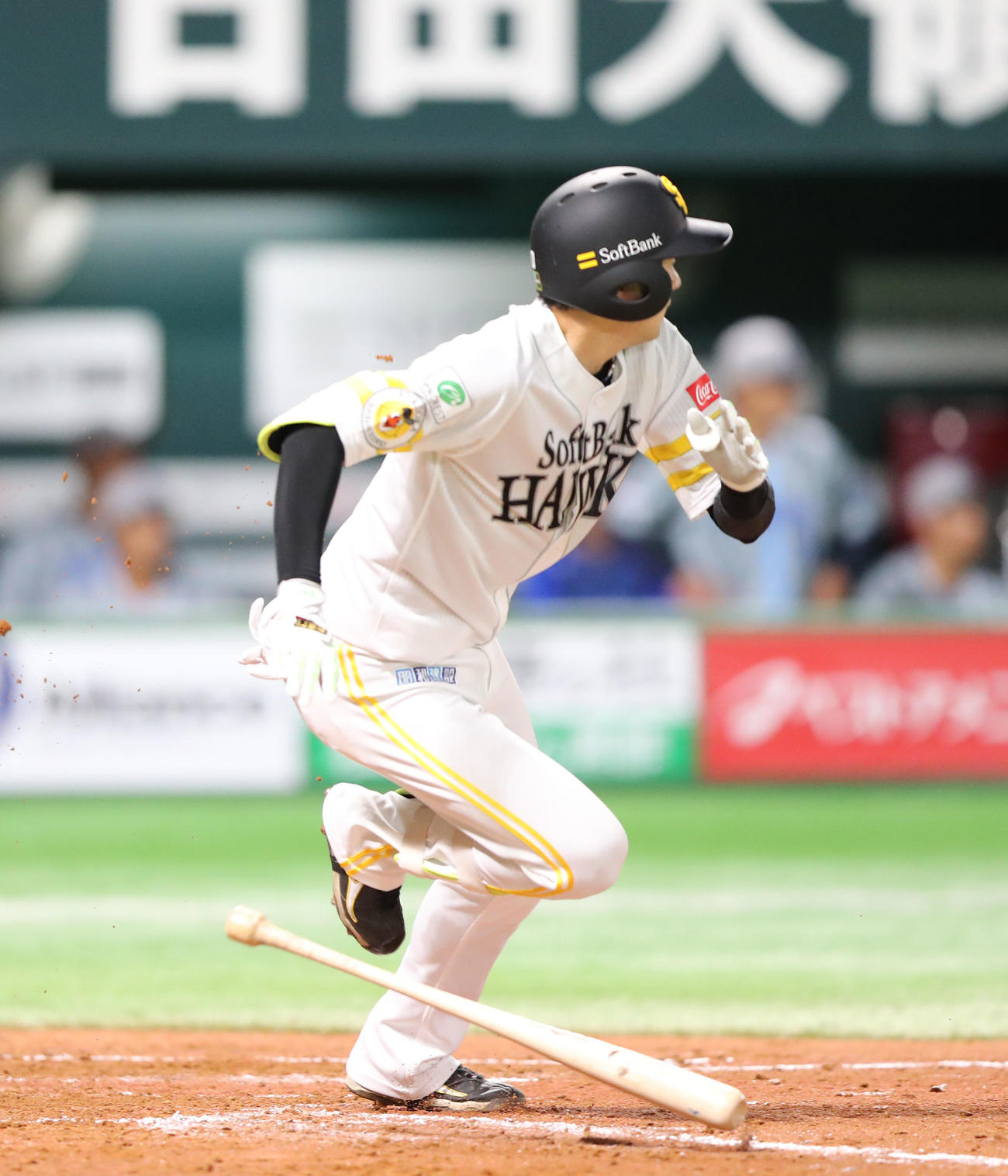 ソフトバンク対DeNA 5回裏ソフトバンク2死二塁、川瀬は左越えに適時二塁打を放つ（撮影・梅根麻紀）