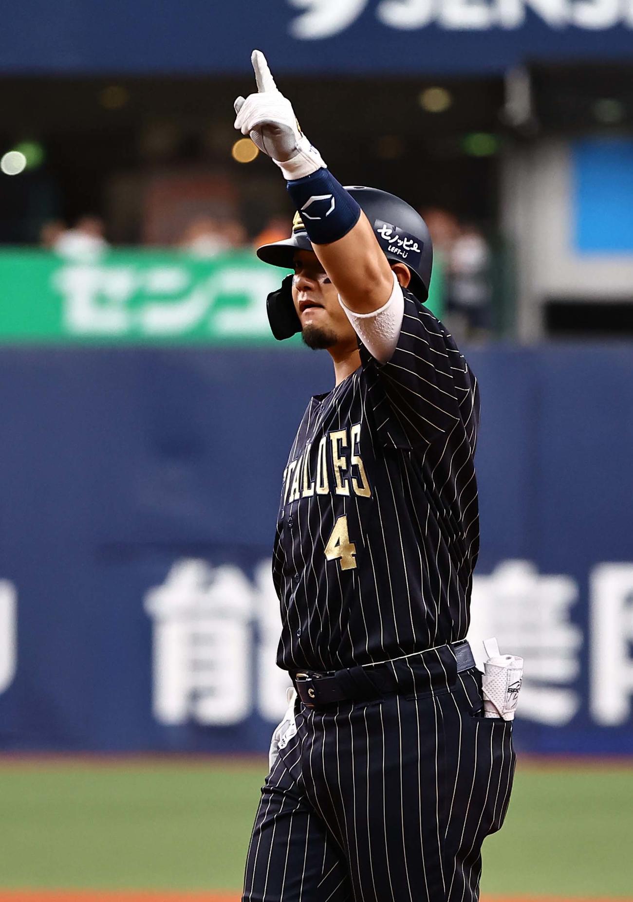 オリックス対巨人　5回裏オリックス1死一、三塁、森は勝ち越し適時打を放つ（撮影・上田博志）