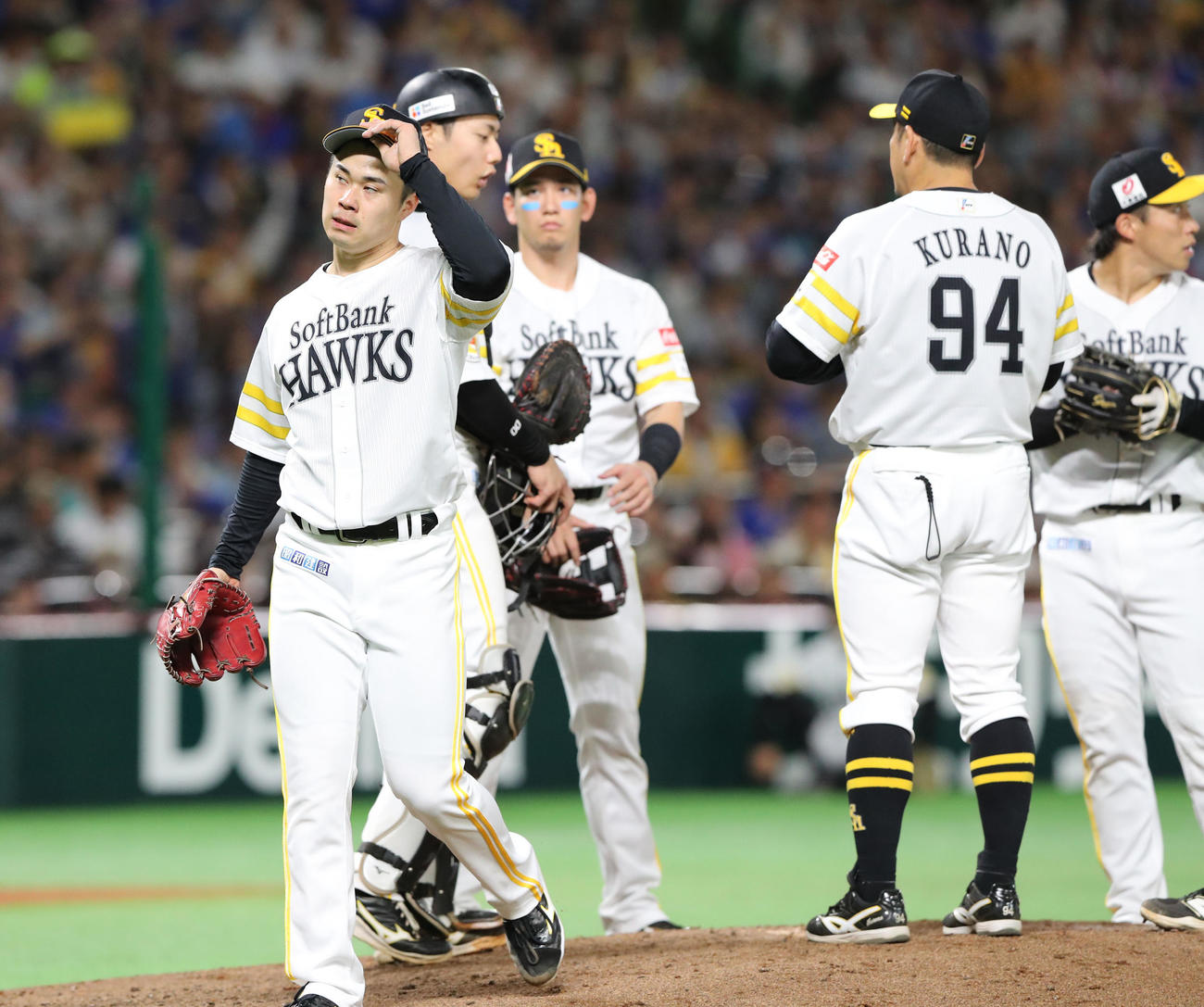 ソフトバンク対DeNA 6回途中で降板する松本晴（撮影・梅根麻紀）