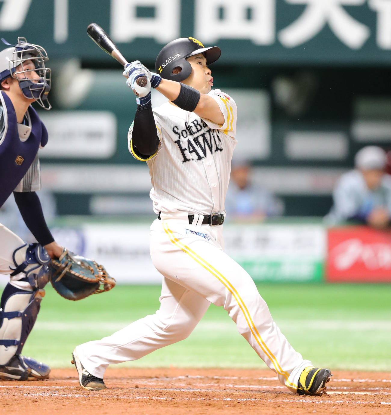 ソフトバンク対DeNA 4回裏ソフトバンク1死一塁、近藤は右越えに先制2点本塁打を放つ（撮影・梅根麻紀）