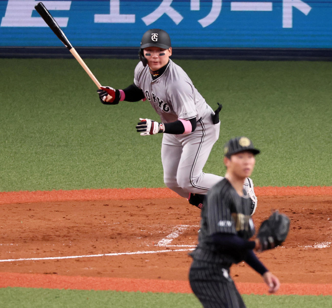 オリックス対巨人　4回表巨人1死二塁、丸は左前適時打を放つ。投手曽谷（撮影・加藤哉）