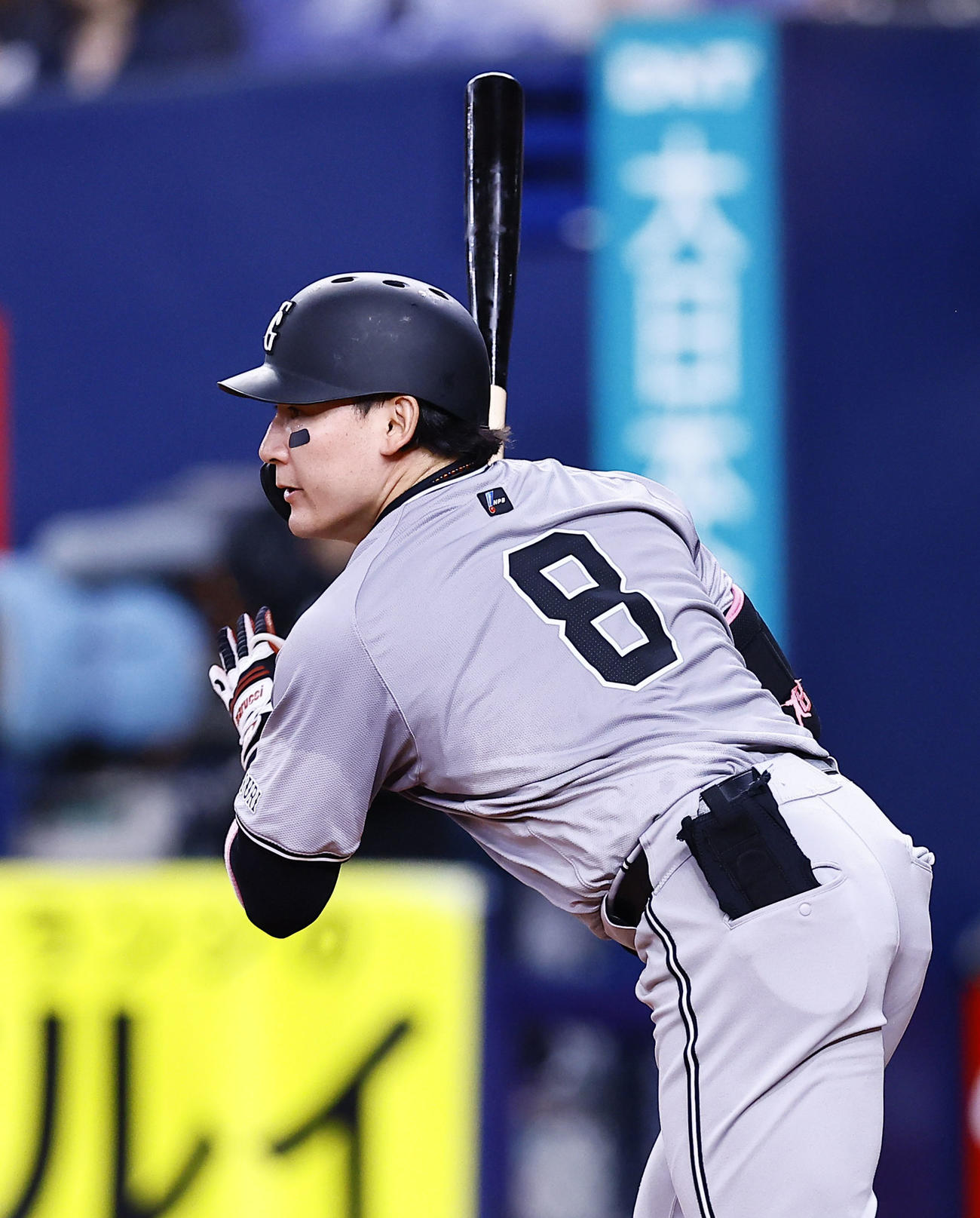 オリックス対巨人　4回表巨人1死二塁、丸は左前に先制適時打を放つ（撮影・藤尾明華）