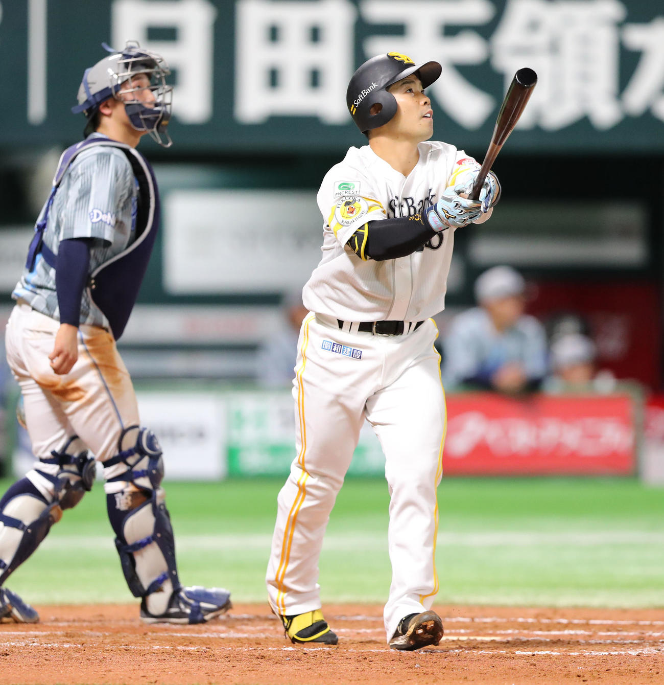 ソフトバンク対DeNA 4回裏ソフトバンク1死一塁、近藤は右越えに先制2点本塁打を放つ（撮影・梅根麻紀）
