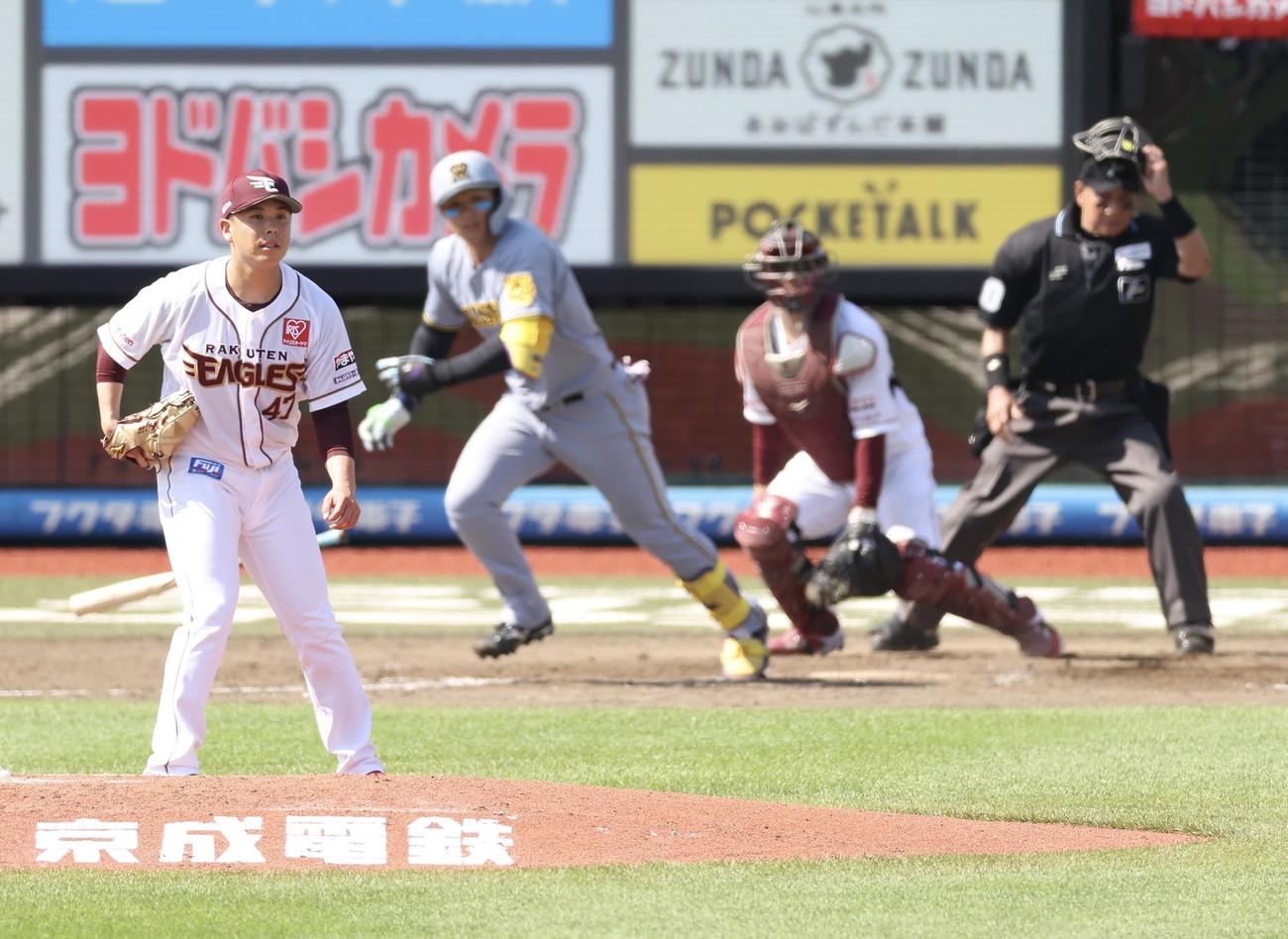 楽天対阪神　5回表阪神2死満塁、森下を遊ゴロに抑える藤井（撮影・河田真司）