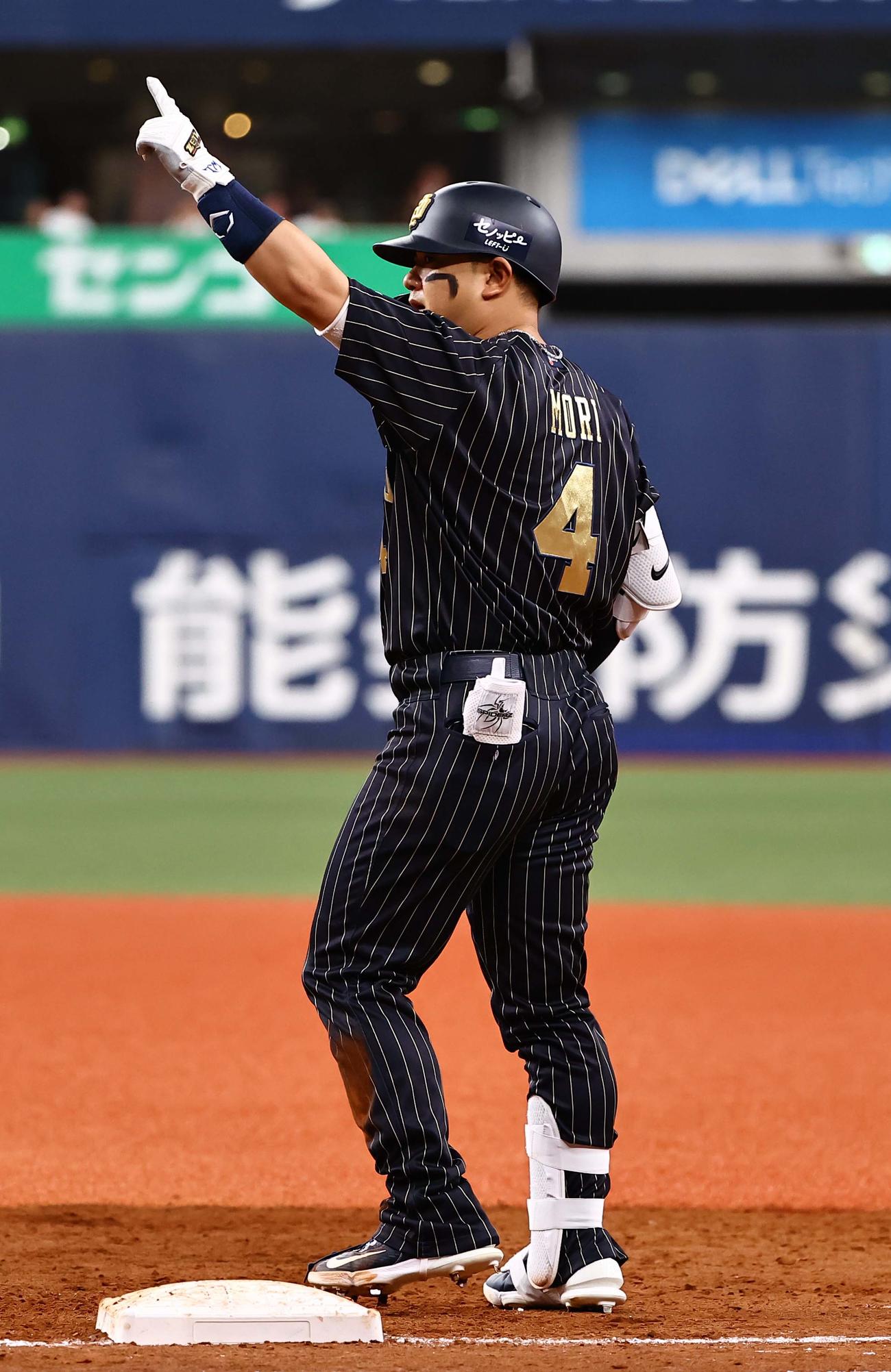 オリックス対巨人　5回裏オリックス1死一、三塁、森は勝ち越し適時打を放つ（撮影・上田博志）