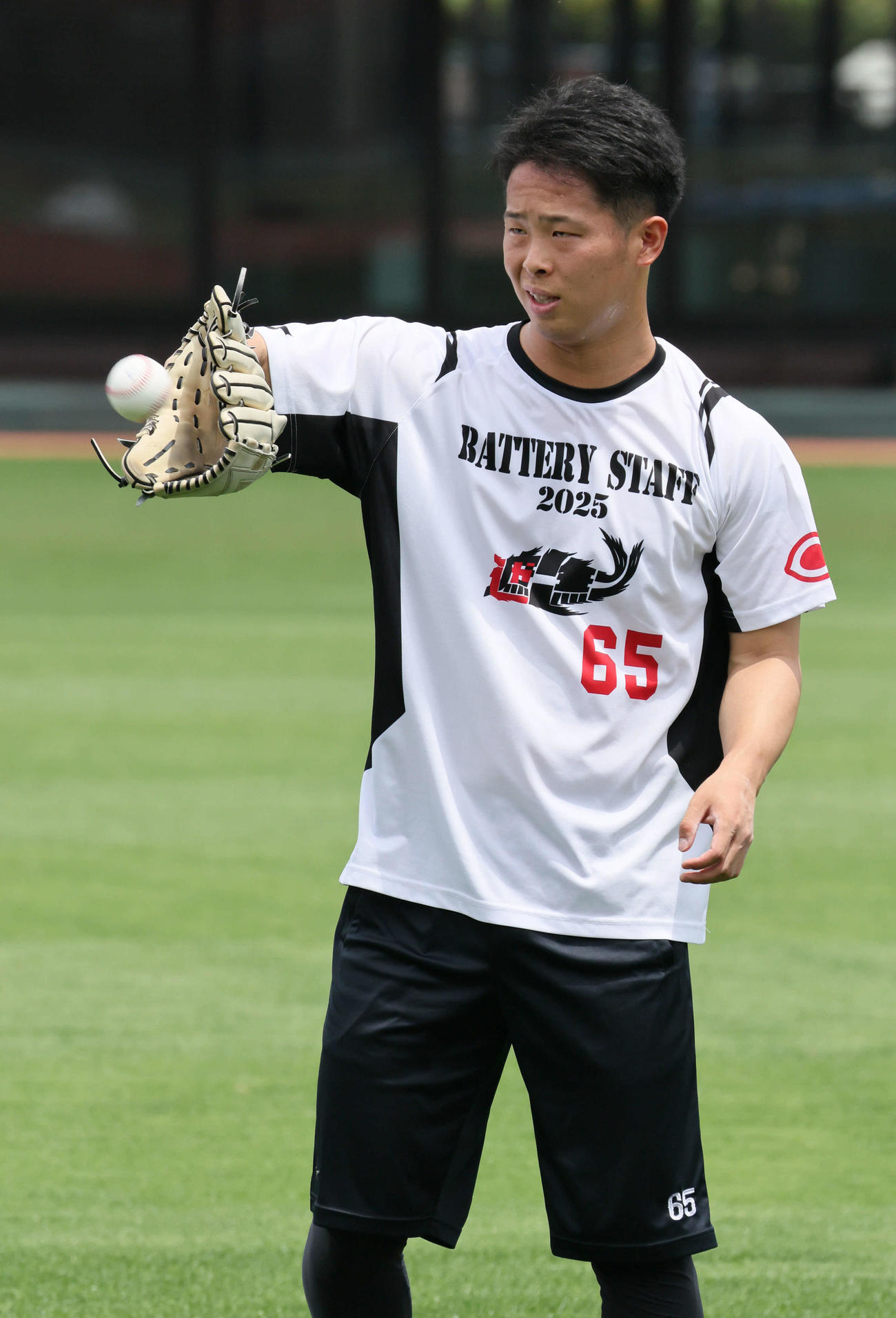 キャッチボールをする玉村（撮影・加藤孝規）