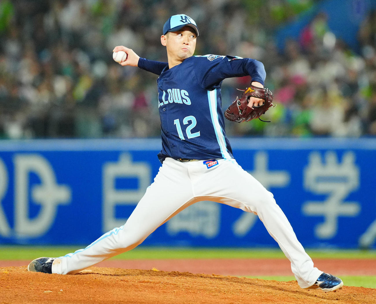 ヤクルト対楽天　9回表、ヤクルト5番手で登板し力投する石山（撮影・垰建太）