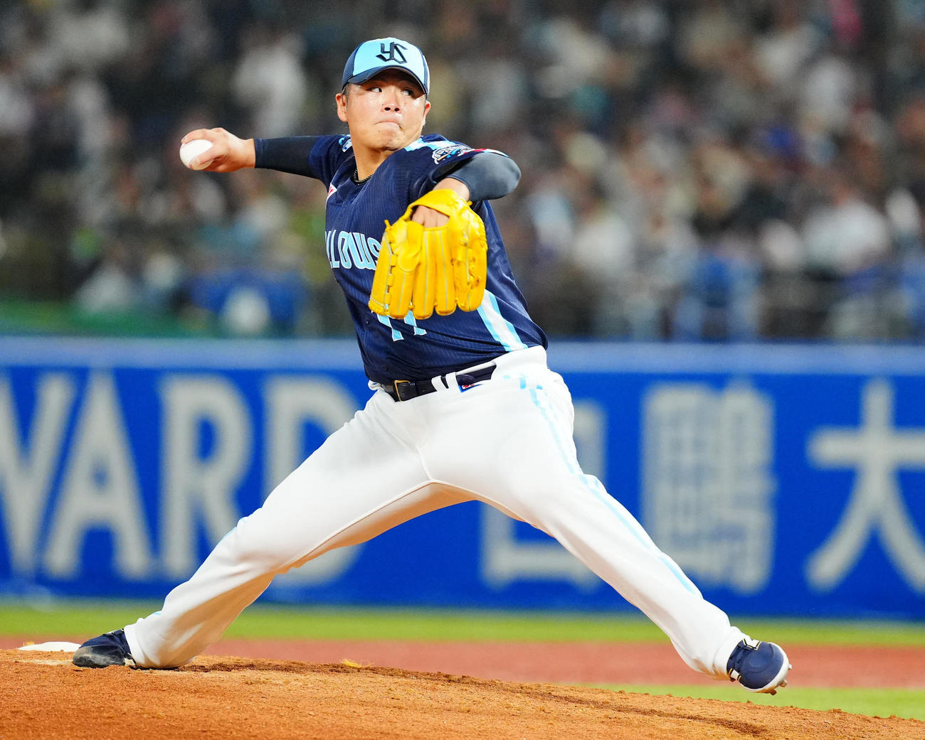ヤクルト対楽天　7回表、ヤクルト3番手で登板し力投する清水（撮影・垰建太）