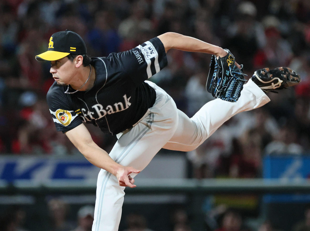 広島対ソフトバンク　6回裏広島、ソフトバンク3番手の尾形（撮影・加藤孝規）