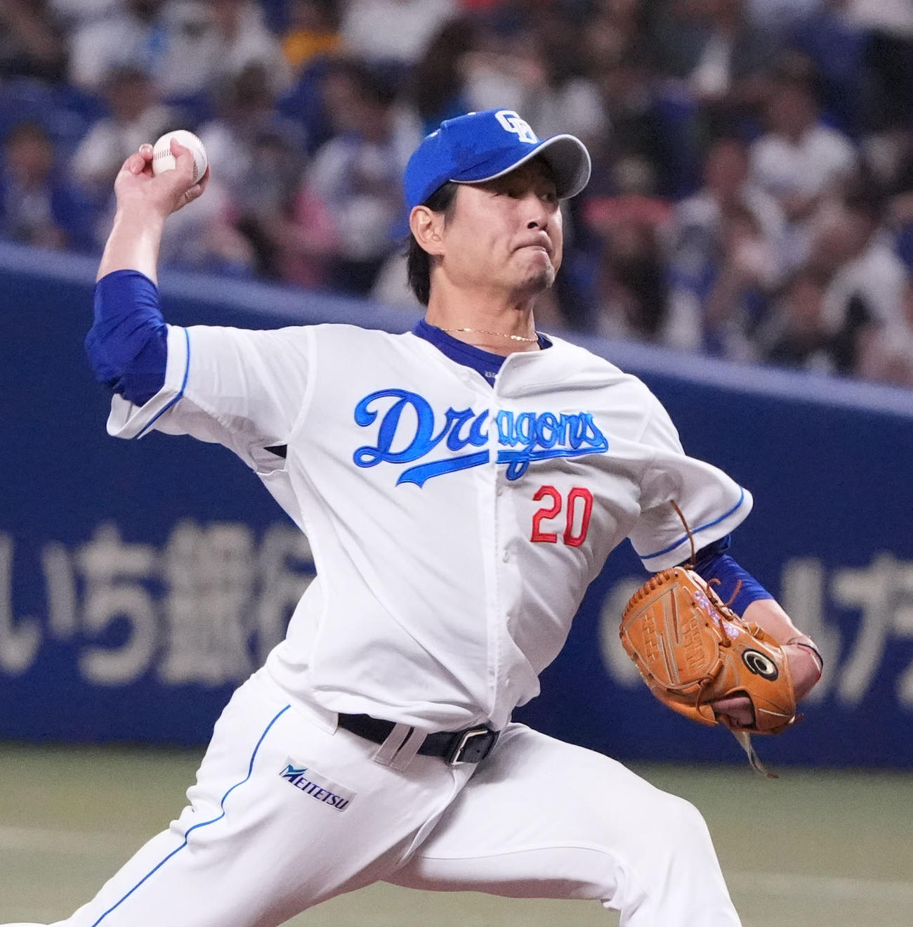 中日対オリックス　1回表、登板する中日先発の涌井（撮影・森本幸一）