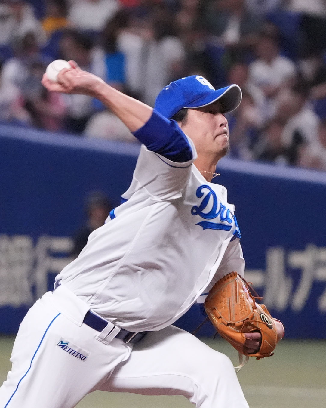 中日対オリックス　1回表、登板する中日先発の涌井（撮影・森本幸一）