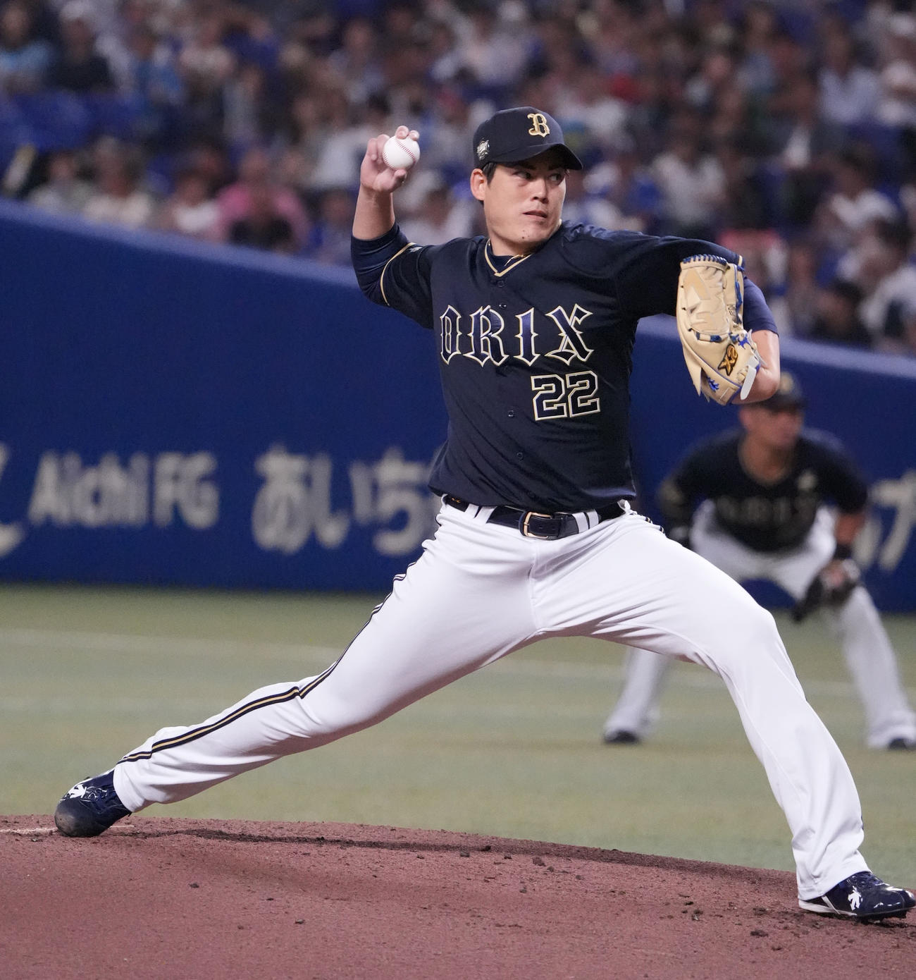 中日対オリックス　1回裏、登板するオリックス先発の九里（撮影・森本幸一）