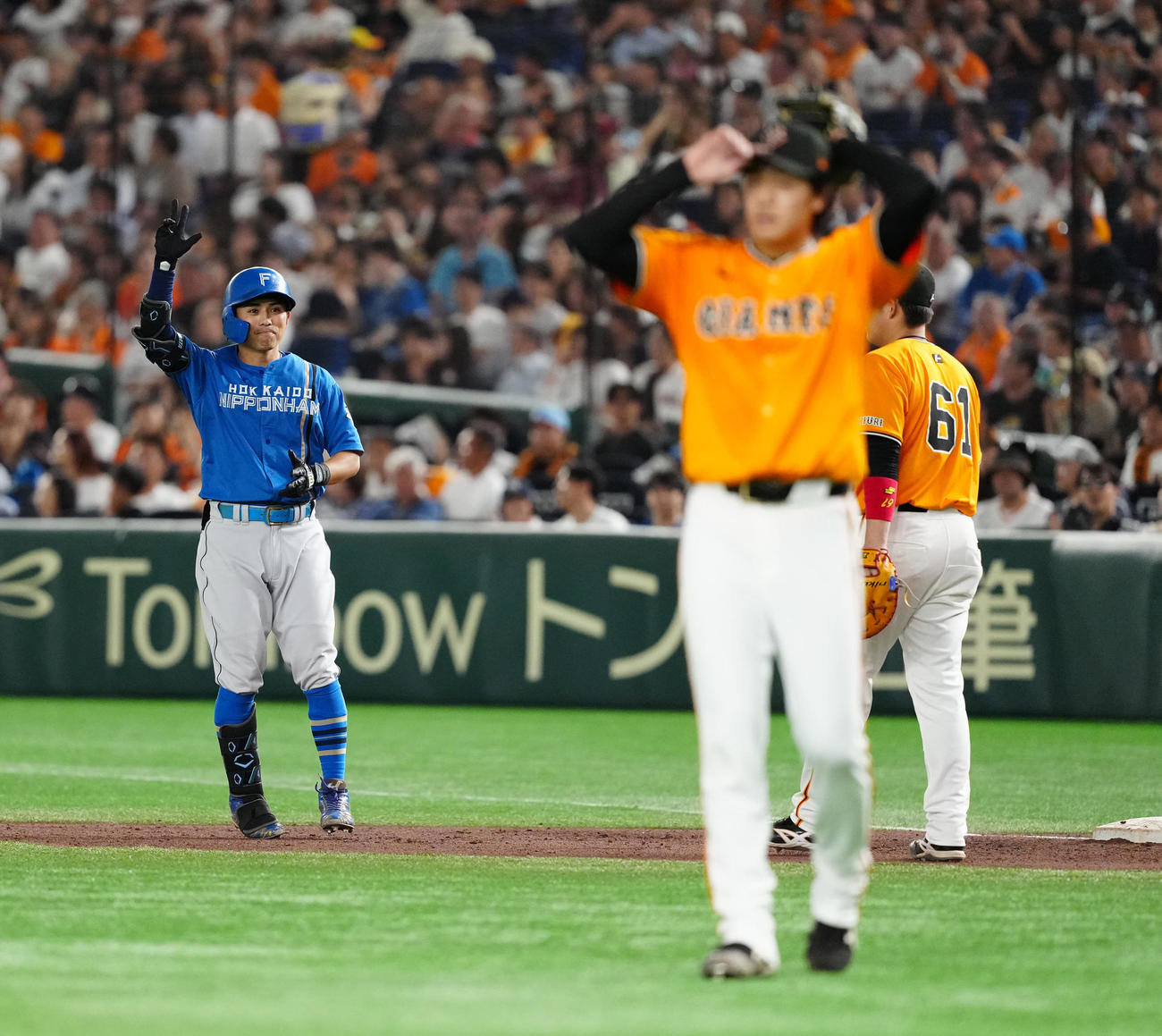 巨人対日本ハム　5回表日本ハム2死三塁、先制適時打を放った上川畑（撮影・江口和貴）