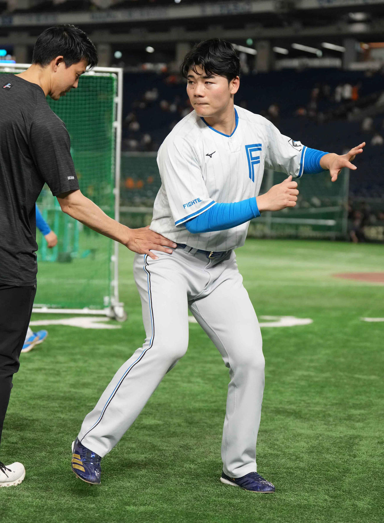 巨人対日本ハム　試合前の練習に臨む日本ハム清宮幸（撮影・小沢裕）