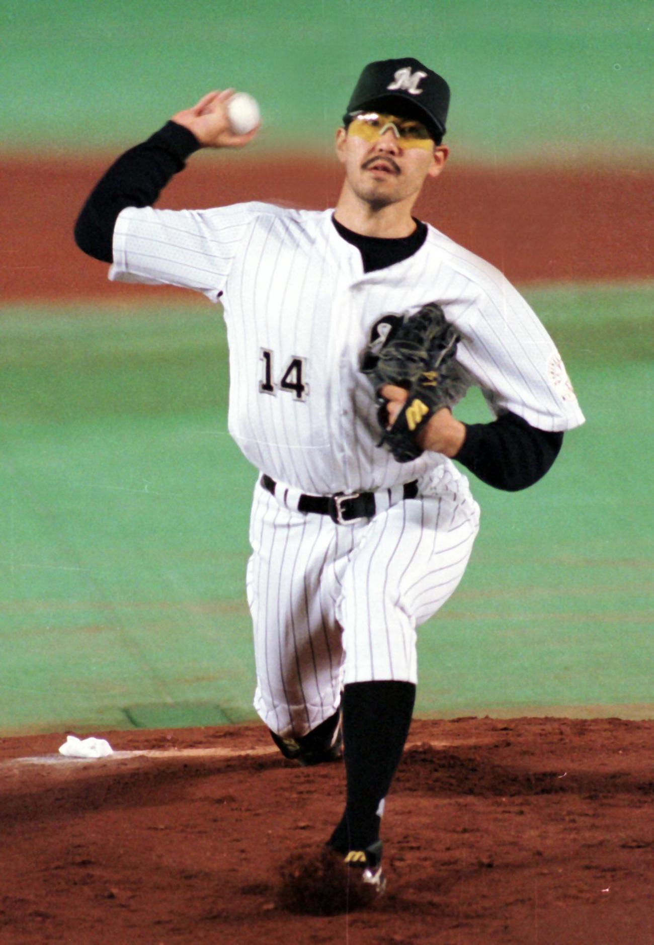 西武戦で投げるロッテ小宮山悟＝96年9月11日