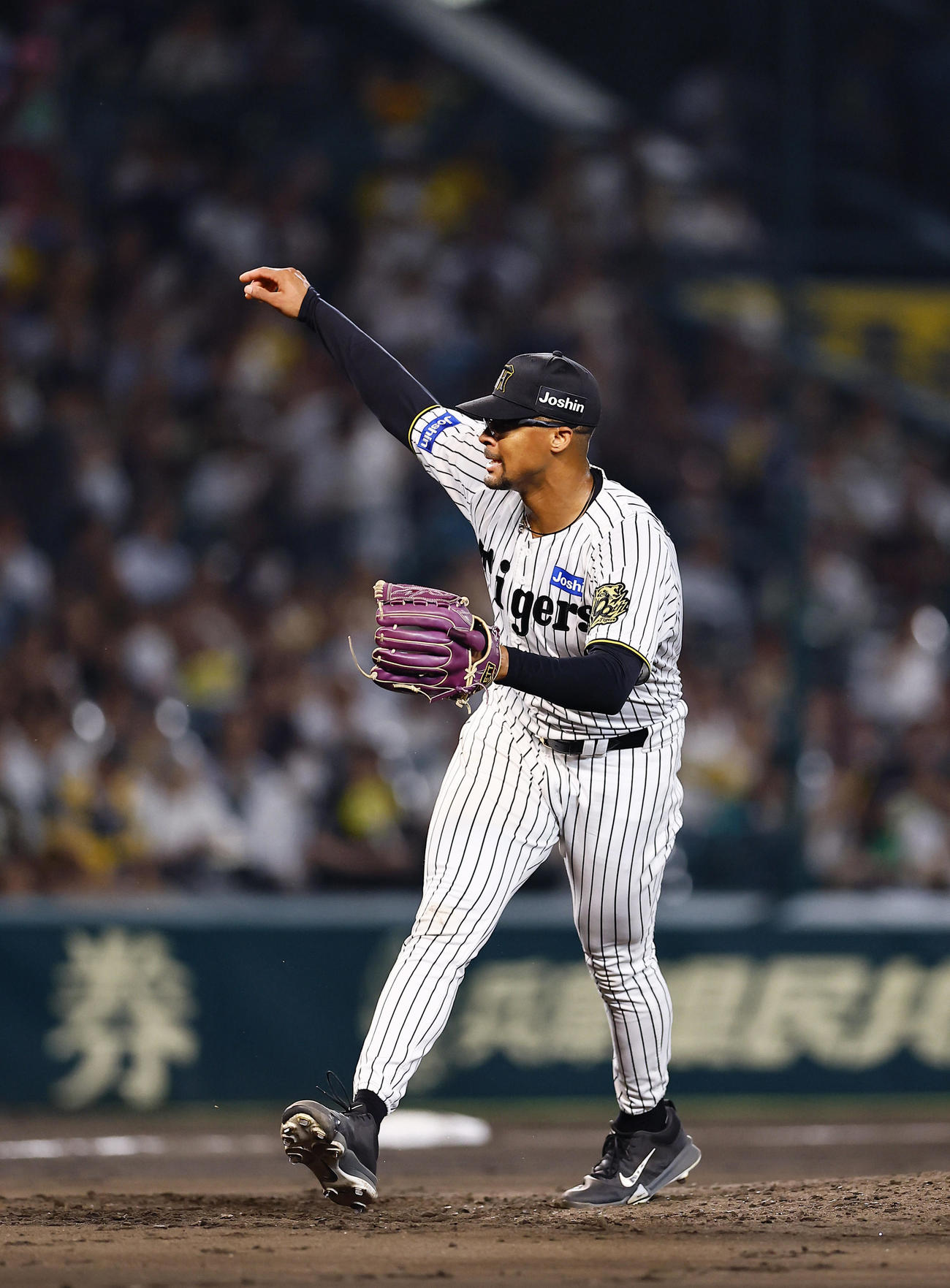 阪神対ロッテ　7回表ロッテ2死、安田を三振仕留め、6者連続三振を奪うデュプランティエ（撮影・藤尾明華）