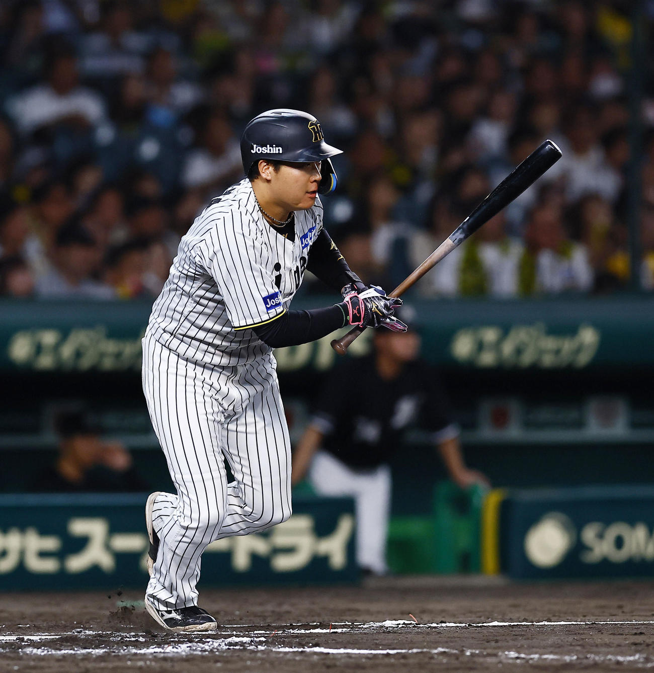 阪神対ロッテ　7回裏阪神2死一、二塁、大山は中前適時打を放つ（撮影・藤尾明華）