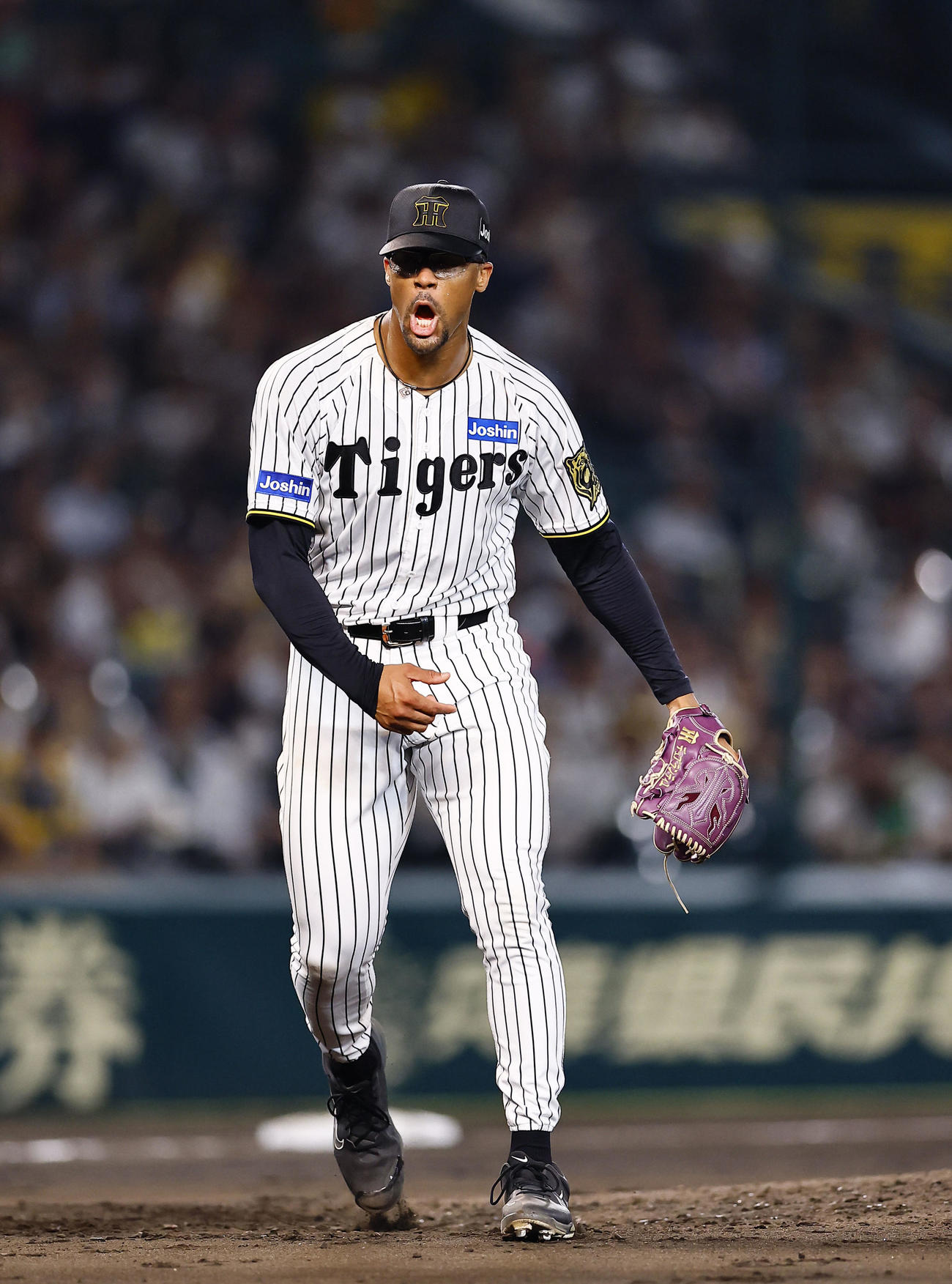 阪神対ロッテ　7回表ロッテ2死、安田を三振仕留め、6者連続三振を奪うデュプランティエ（撮影・藤尾明華）